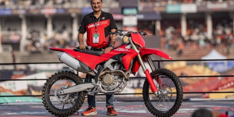 Ducati Desmo 450 MX Photo 1