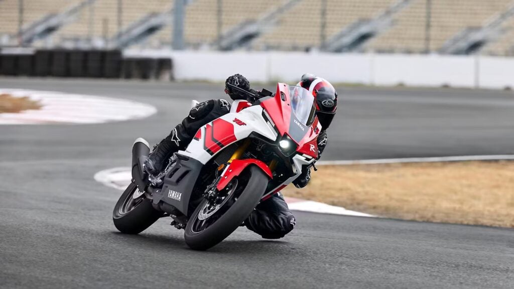 Yamaha R3 Anniversary Edition White and Red Color