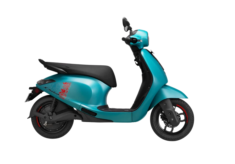2026 Bajaj Chetak C25 Blue / Teal Color (Ocean Teal)