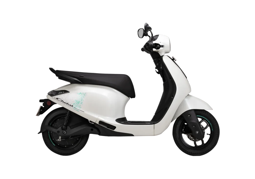 2026 Bajaj Chetak C25 White Color - Classic White New Chetak