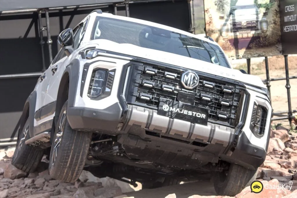 MG Majestor White Color
