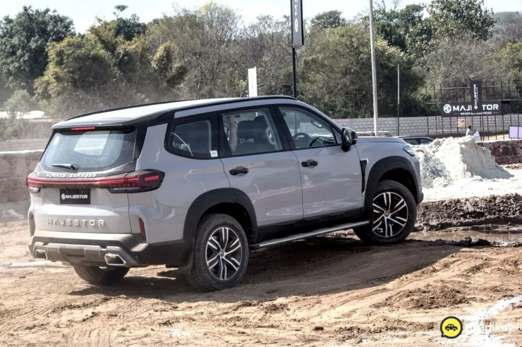 MG Majestor Side View