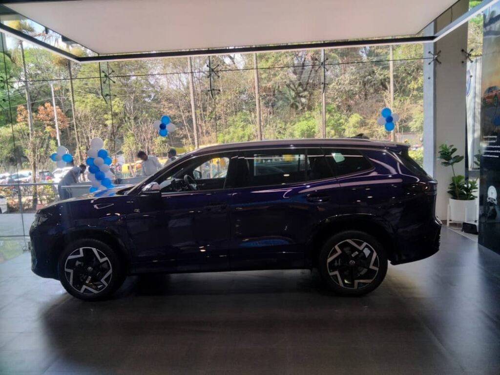 Volkswagen Tayron R Line Side Profile