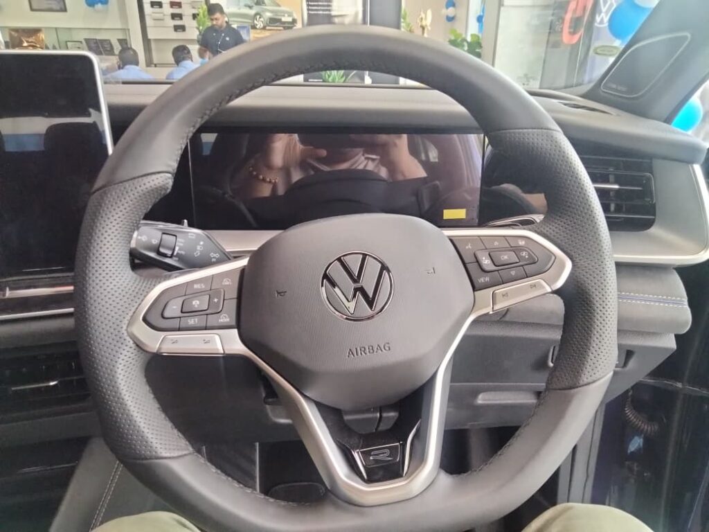 Volkswagen Tayron R Line Steering Wheel