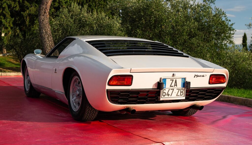 Lamborghini Miura P400