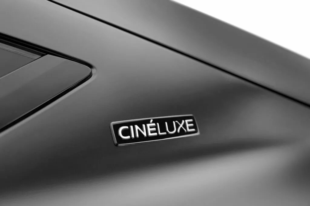 Mahindra CINELUXE Badge