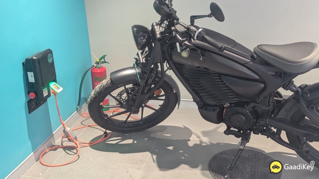 Flying Flea C6 Charger