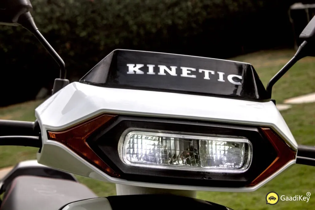 Kinetic Badge of Kinetic DX+ Scooter