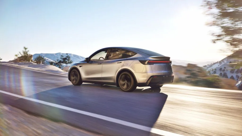 Tesla Model Y Premium Quick Silver