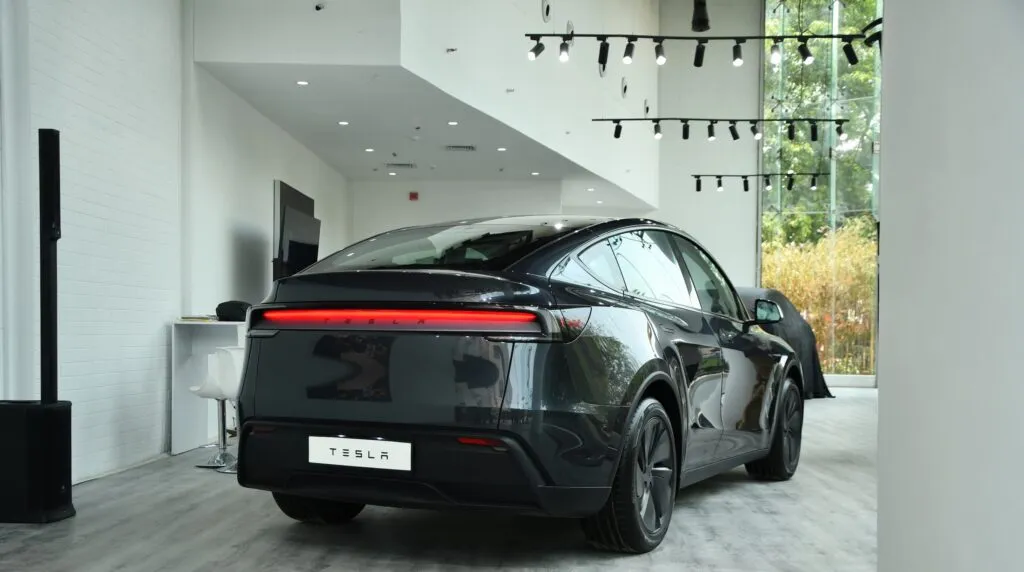 Tesla Black Color photo Bangalore  Tesla Model Y Bengaluru Tesla Model Y L Bengaluru Images