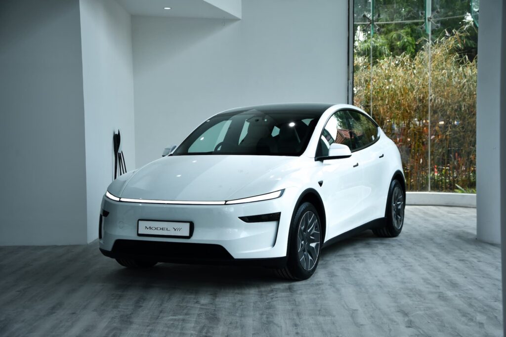 Tesla Model Y L White Bengaluru - New Tesla Model Y Bangalore White Color Image