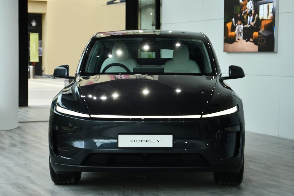 Tesla Model Y Black Color - New Tesla Model Y Black Images 