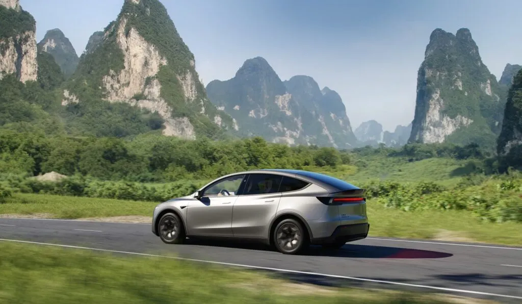 New Tesla Model Y L Images