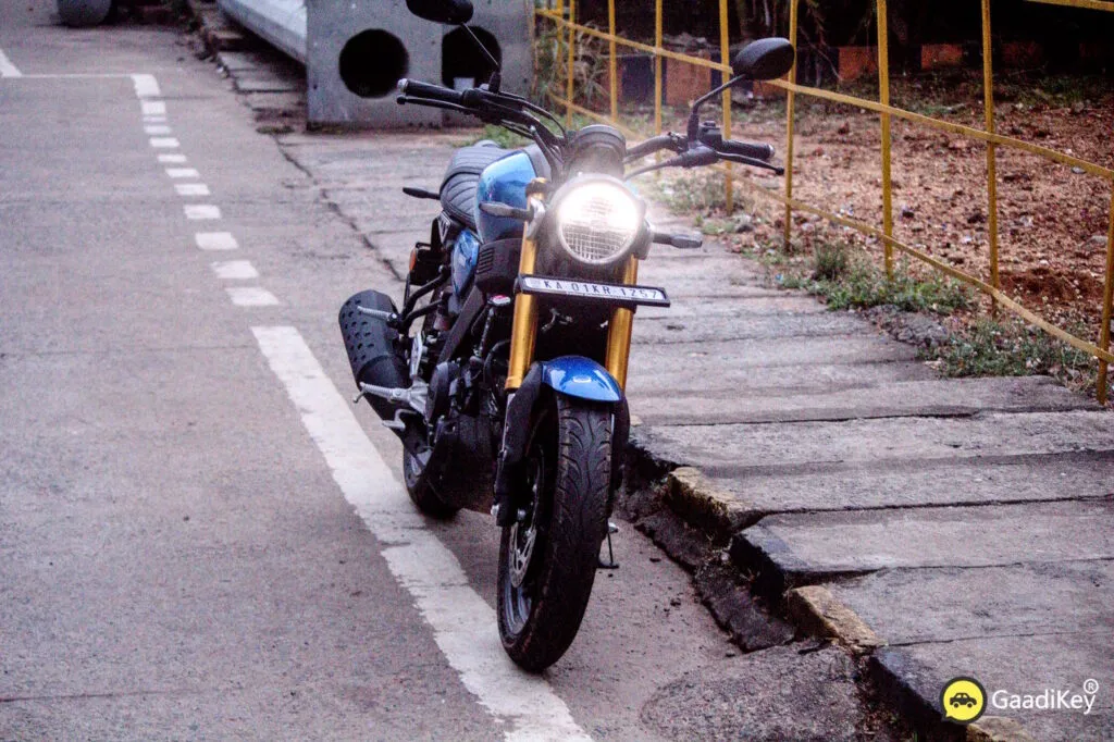 Yamaha XSR 155 Front Looks - Golden USD Forks, Bright Headlight