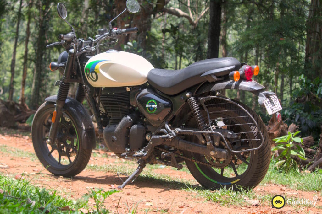Royal Enfield Hunter 350 White Color Rio White Color option