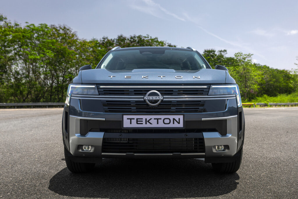 Front View of New Nissan Tekton with Tekton logo revealed in the front