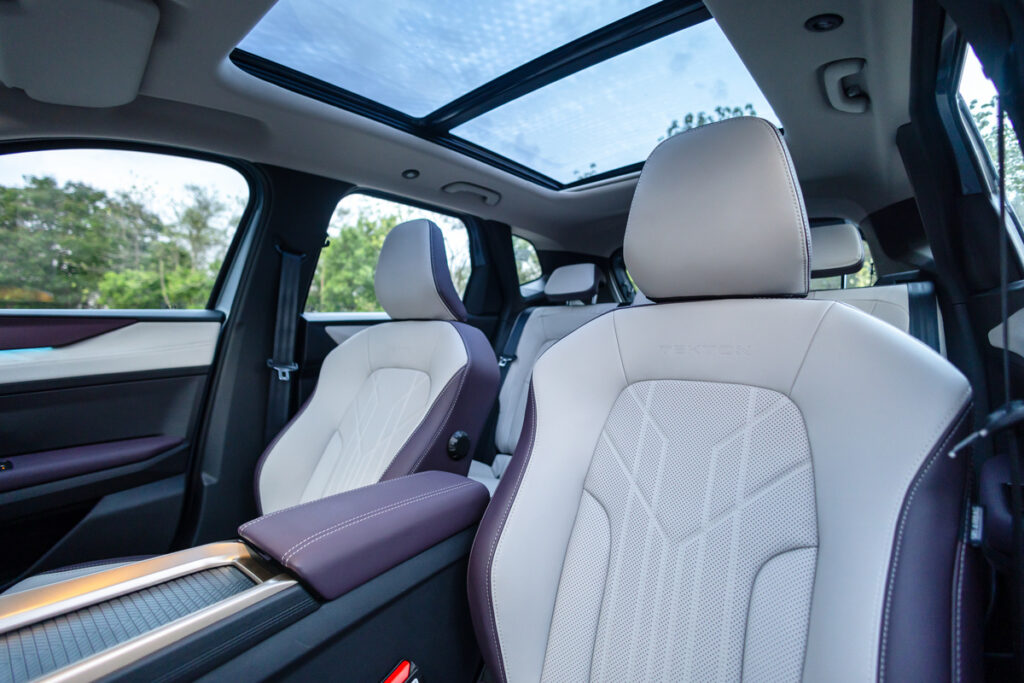 Nissan Tekton Sunroof Comfortable Seats 