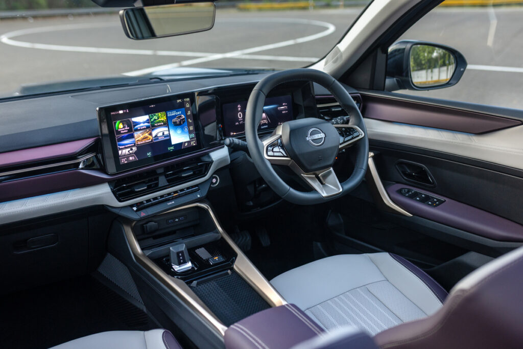New Nissan Tekton Interior Cabin Space Photos