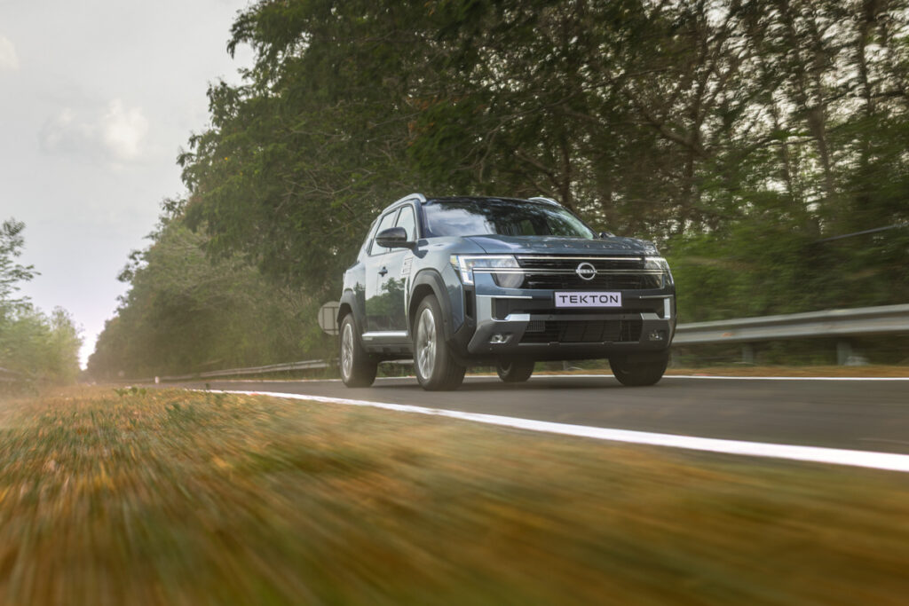 Tekton All New SUV by Nissan - Tracking Shot