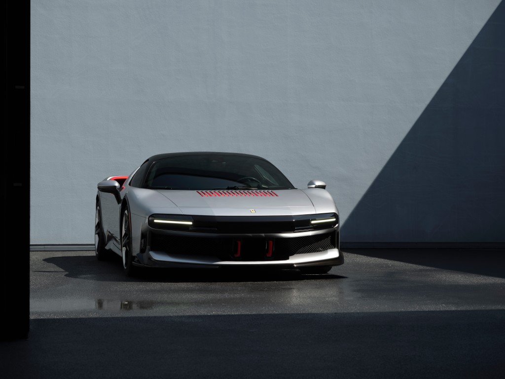Ferrari CZ26 Photos