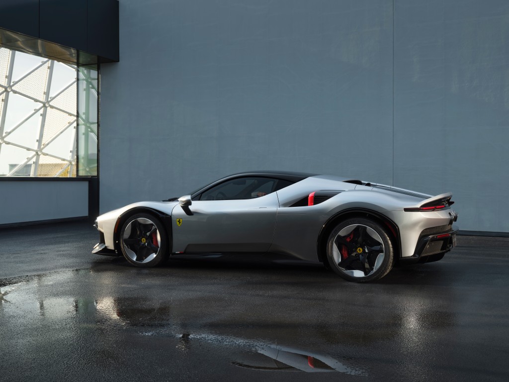 Ferrari CZ26 Photos
