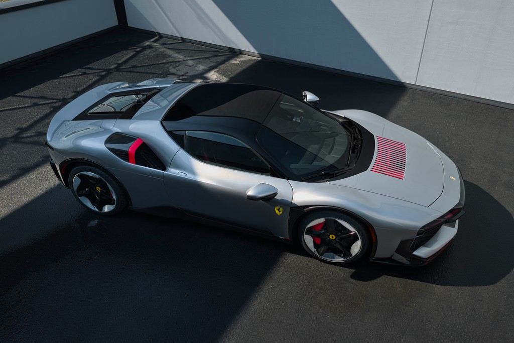 Ferrari CZ26 Photos