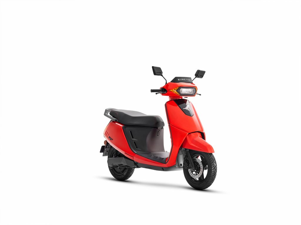 Kinetic DX+ EV with 132 Kms Range. Priced at Rs 1.28 lakhs