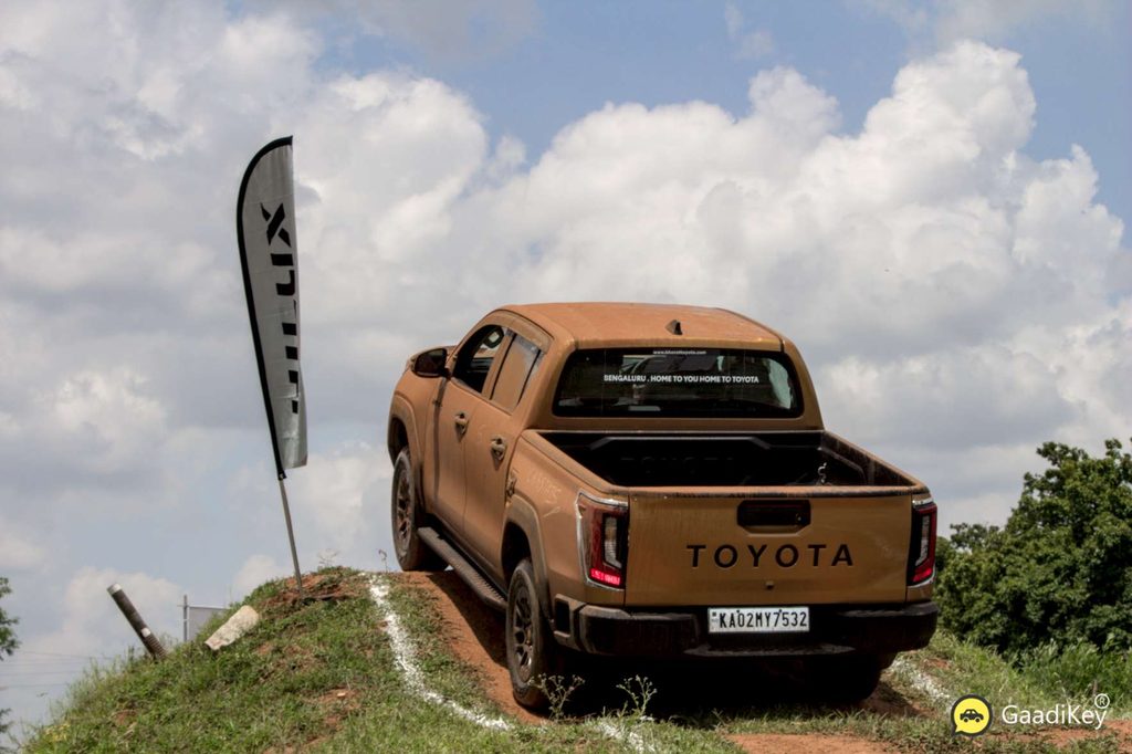 2026 New Hilux Climbing Up Image