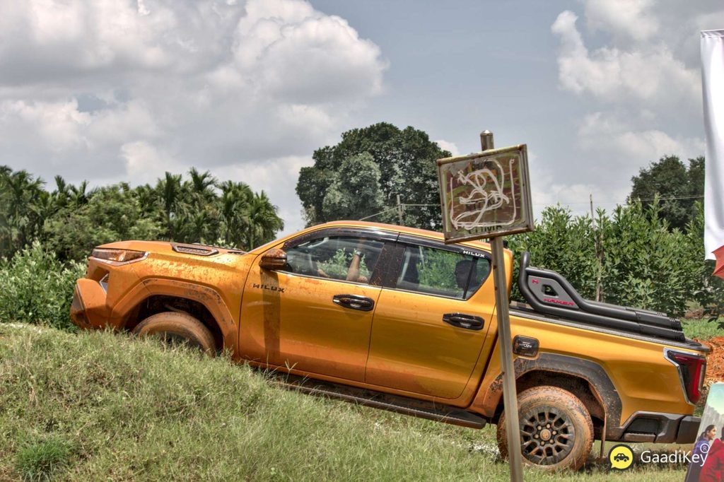 New Hilux 2026 Off-road SUV Images